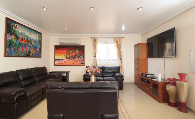 Reventa - Detached House / Villa - La Marina - La Escuera