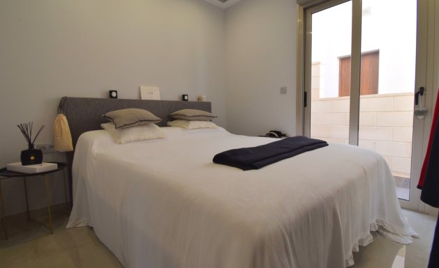 Reventa - Detached House / Villa - Orihuela Costa - Villamartin