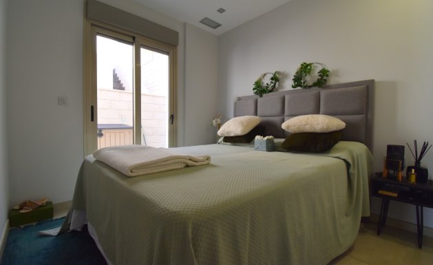 Reventa - Detached House / Villa - Orihuela Costa - Villamartin
