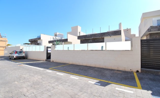 Reventa - Detached House / Villa - Orihuela Costa - Villamartin