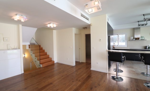 Reventa - Detached House / Villa - La Marina - La Marina - Urbanization