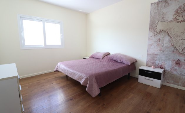 Reventa - Detached House / Villa - La Marina - La Marina - Urbanization